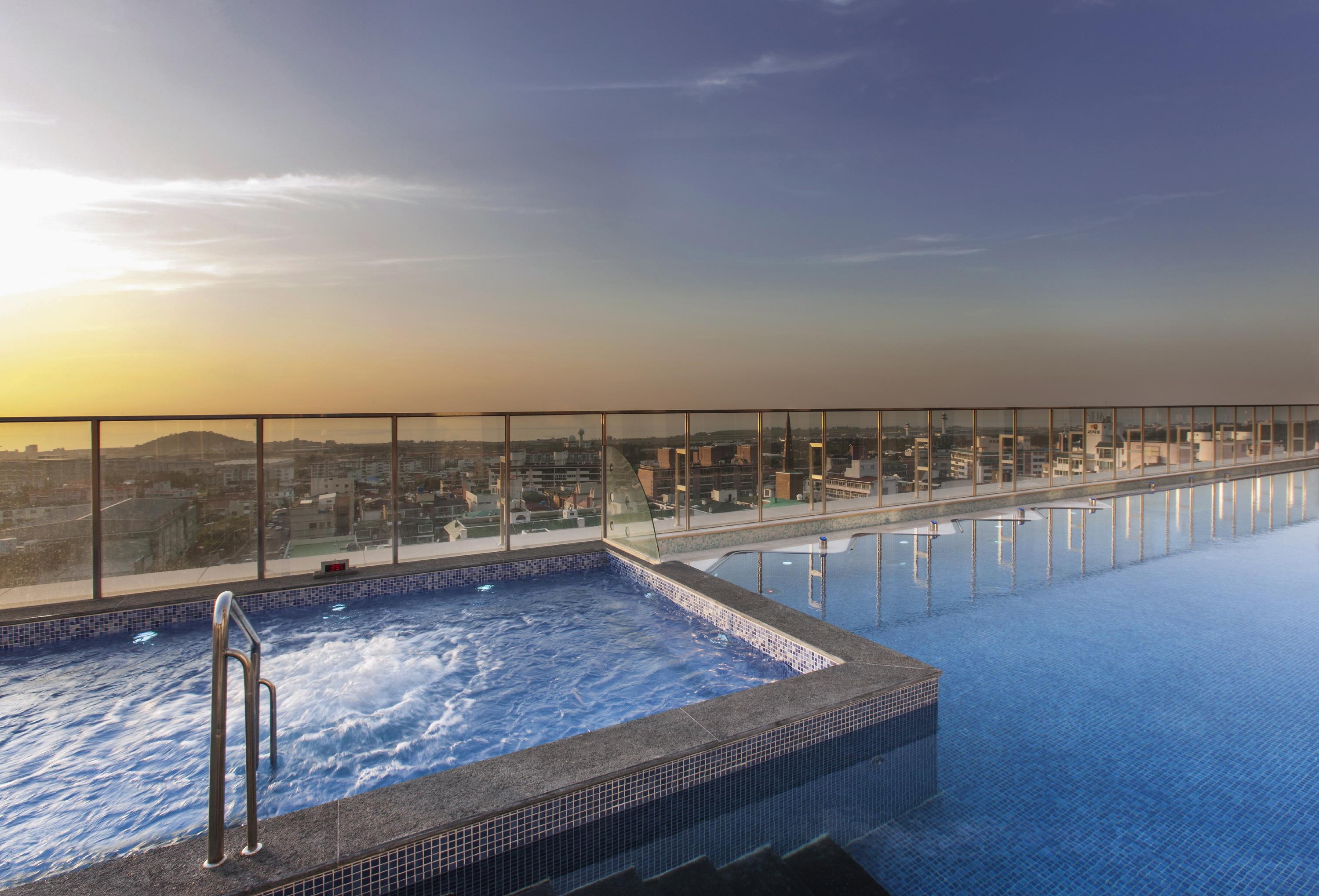 Lotte Hotel 4*